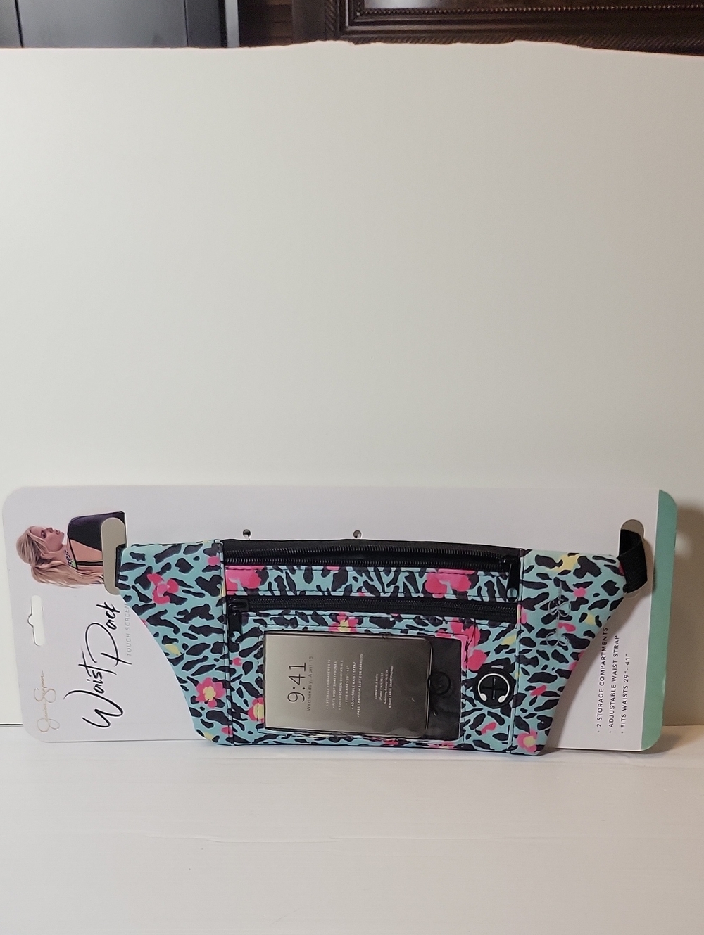 Jessica Simpson Dual Pocket Running Waist Pack, Animal Print - Animal Print